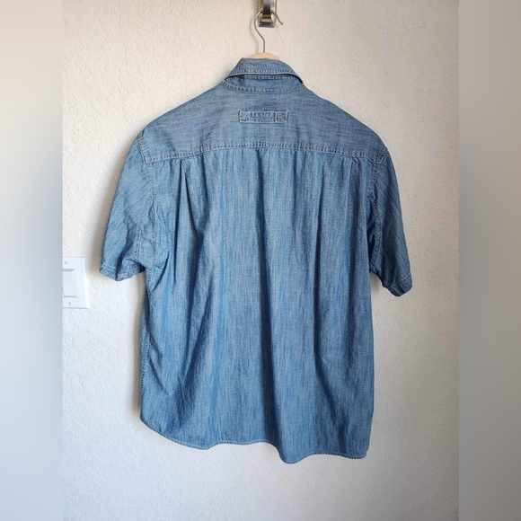 Duluth Trading Chambray Denim Men’s Short Sleeve Button Down Size Large - Picture 2 of 7